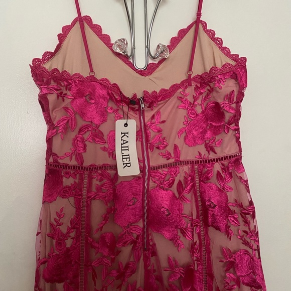 Women’s Lace Dress - Picture 8 of 10